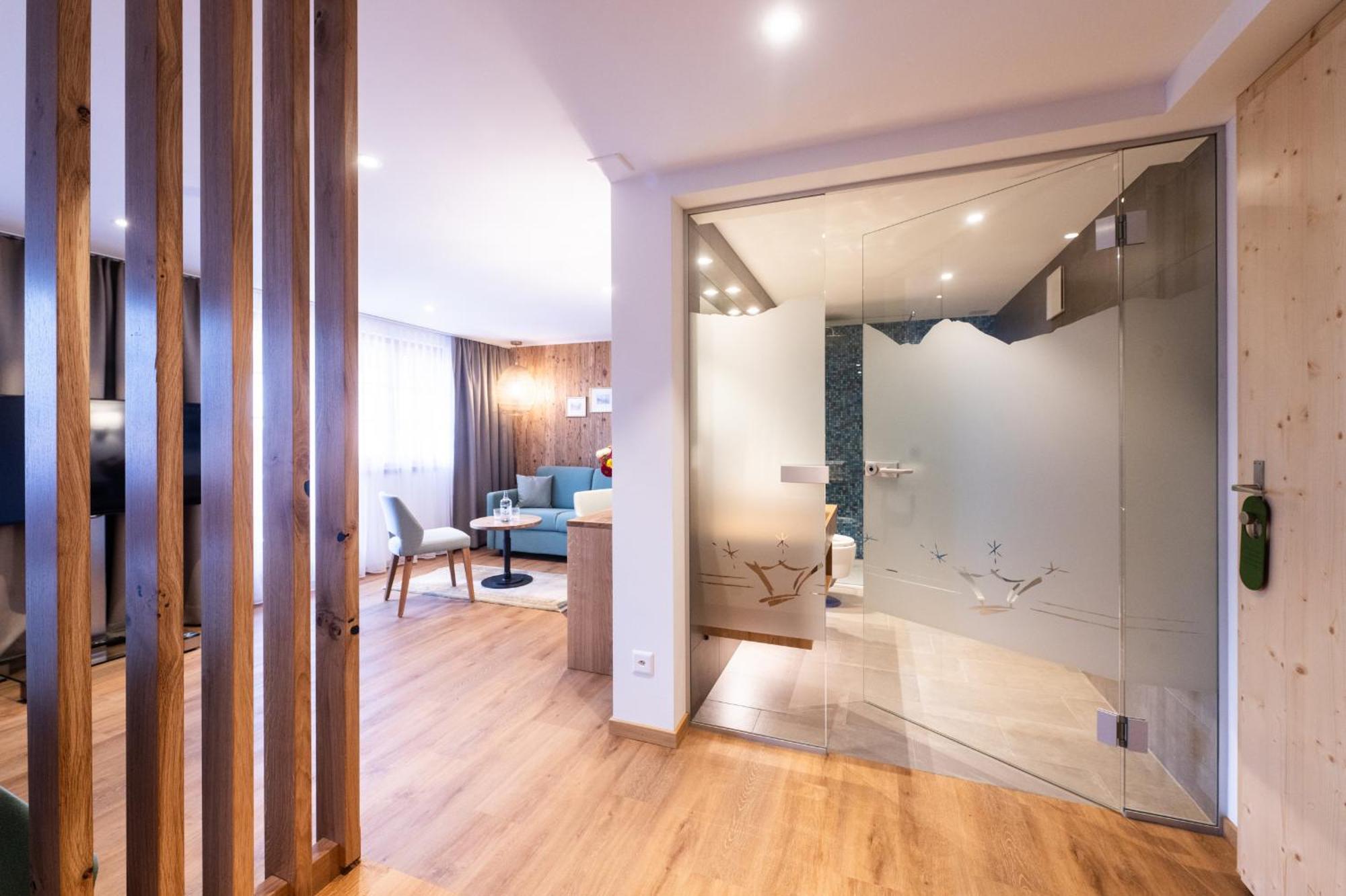 Hotel La Cruna Sedrun Ngoại thất bức ảnh