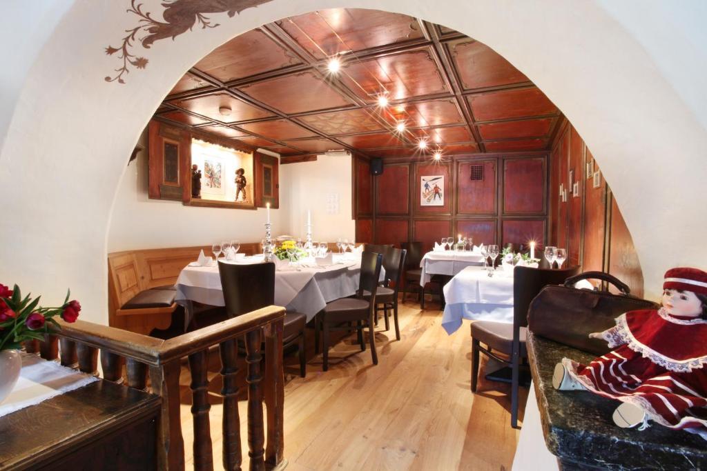 Hotel La Cruna Sedrun Ngoại thất bức ảnh