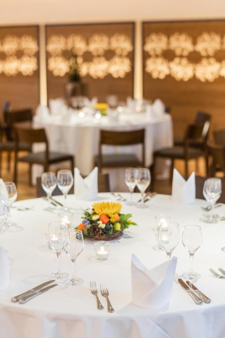 Hotel La Cruna Sedrun Ngoại thất bức ảnh
