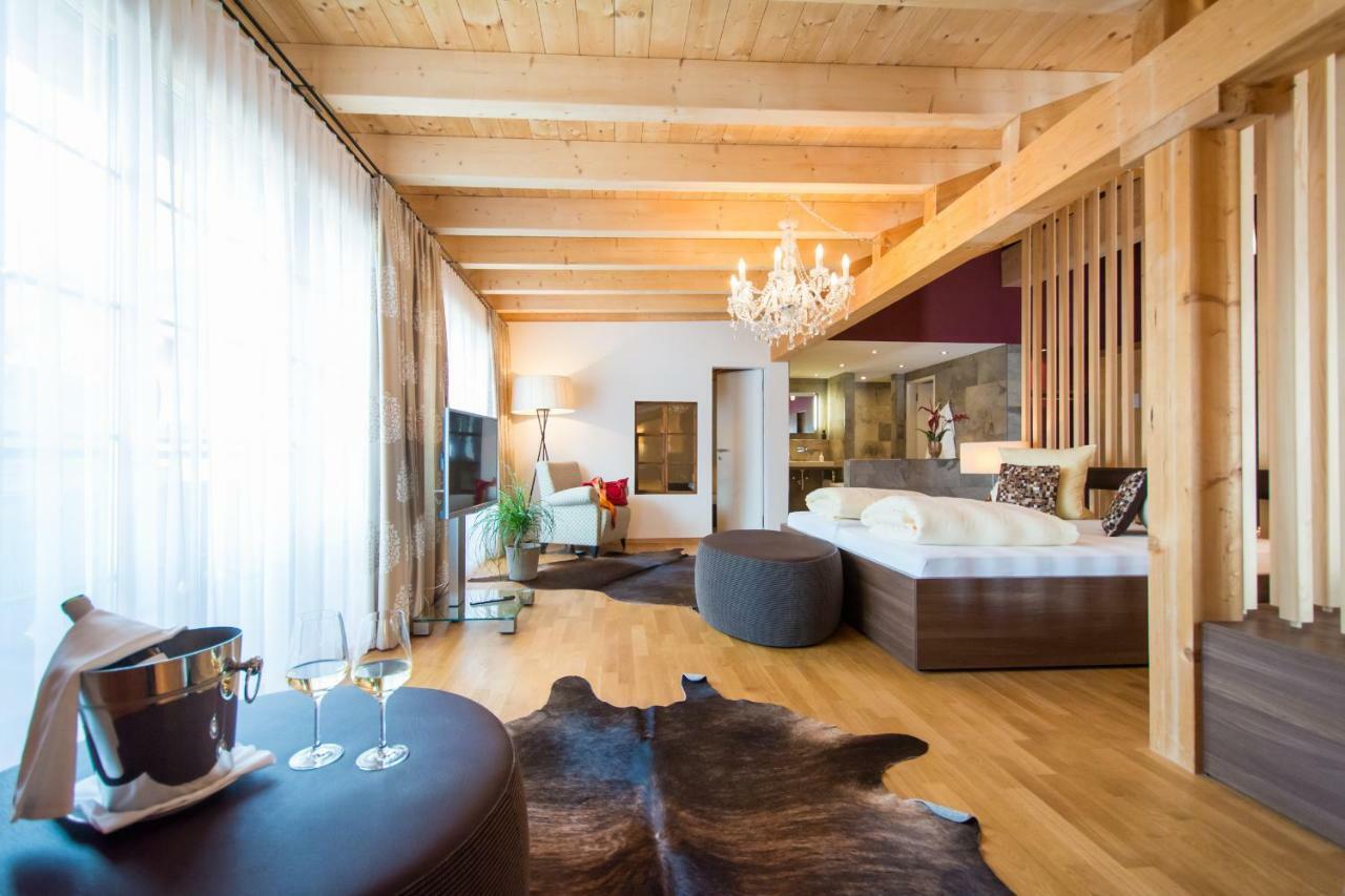 Hotel La Cruna Sedrun Ngoại thất bức ảnh